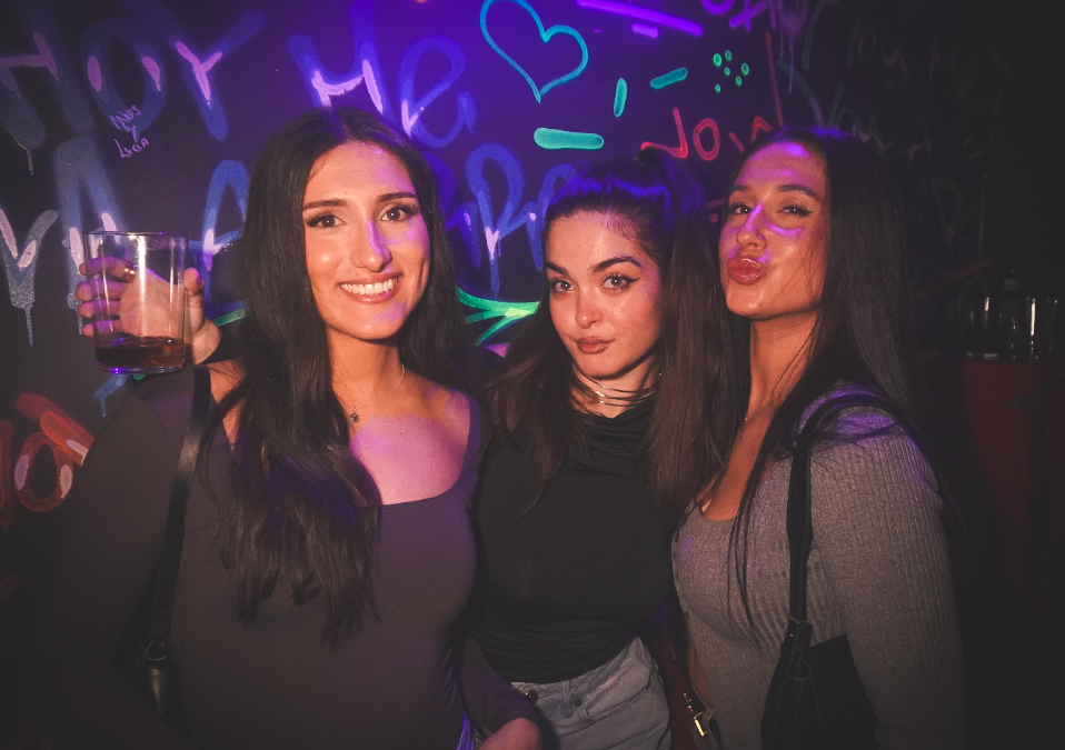 2025-02-14,15 ¡Reserva ya y trae tu propio picoteo!